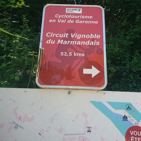 Location Meublee Au Milieu D'Un Ecrin De Verdure Aux Vieux Fours Noaillac Buitenkant foto